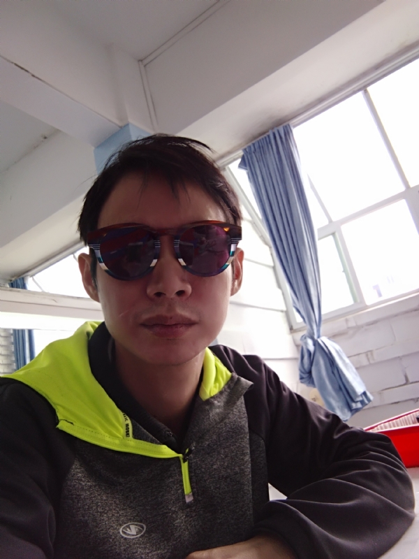 五华移民男的第一张照片--苏州相亲服务中心