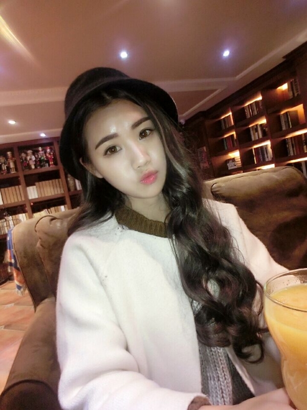气质小妹的第三张照片--苏州相亲服务中心