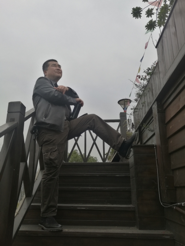 孤单背影的第一张照片--苏州相亲服务中心