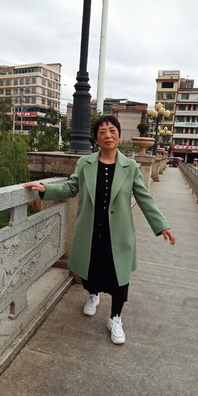 小玲的第一张照片--苏州相亲服务中心
