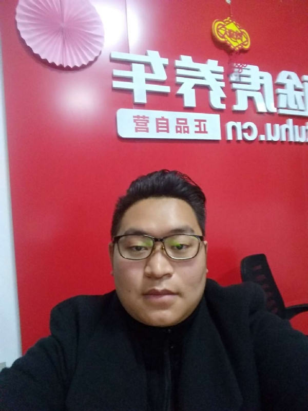 向上倾斜45度的第一张照片--苏州相亲服务中心