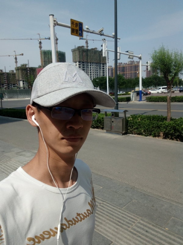 挥一挥手什么都没有的第一张照片--苏州相亲服务中心