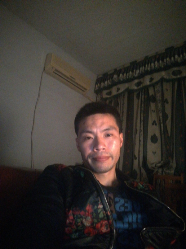 性情男儿的第一张照片--苏州相亲服务中心