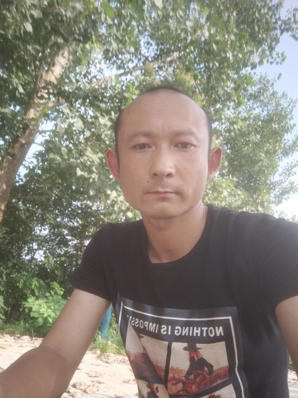 80大叔的第一张照片--苏州相亲服务中心