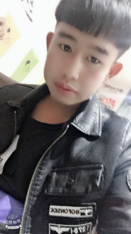 军绿色的第一张照片--苏州相亲服务中心