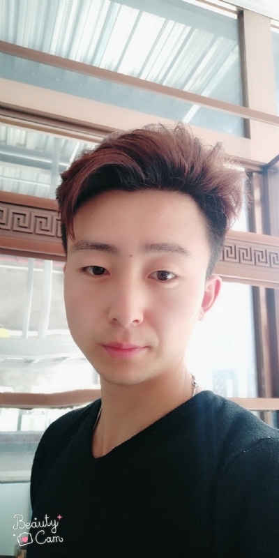 拼命微笑的第二张照片--苏州相亲服务中心