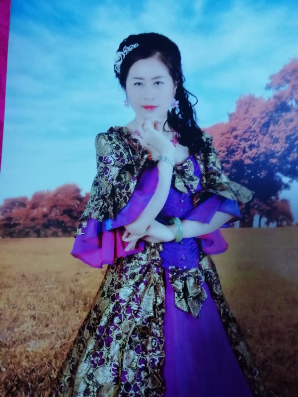 清水芙蓉的第一张照片--苏州相亲服务中心