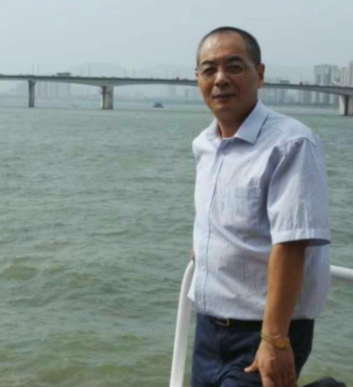 辛民的第二张照片--苏州相亲服务中心