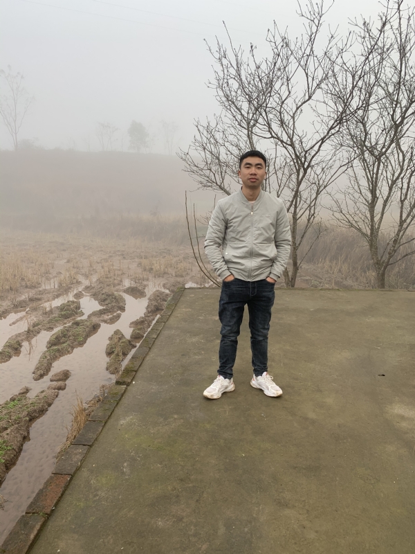 迷路的小猪的第一张照片--苏州相亲服务中心