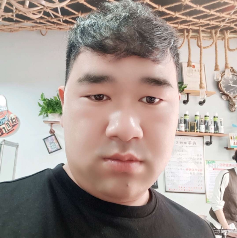 田野小伟的第一张照片--苏州相亲服务中心