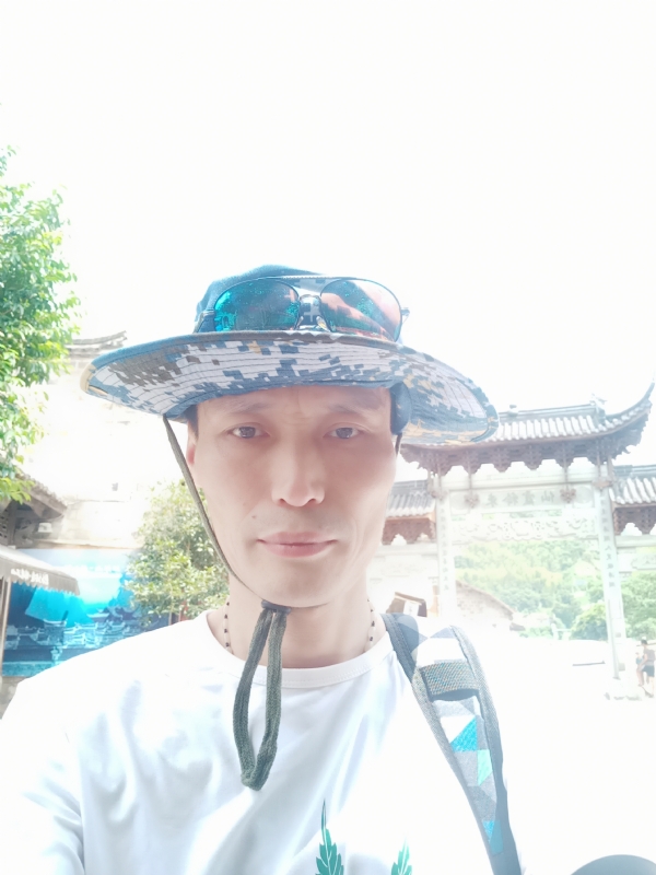 童群海的第一张照片--苏州相亲服务中心