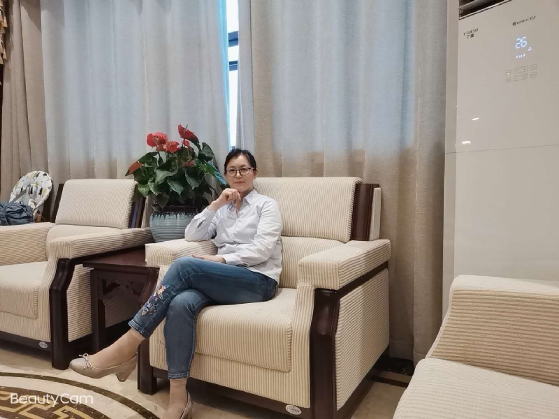 秋水伊人的第一张照片--苏州相亲服务中心