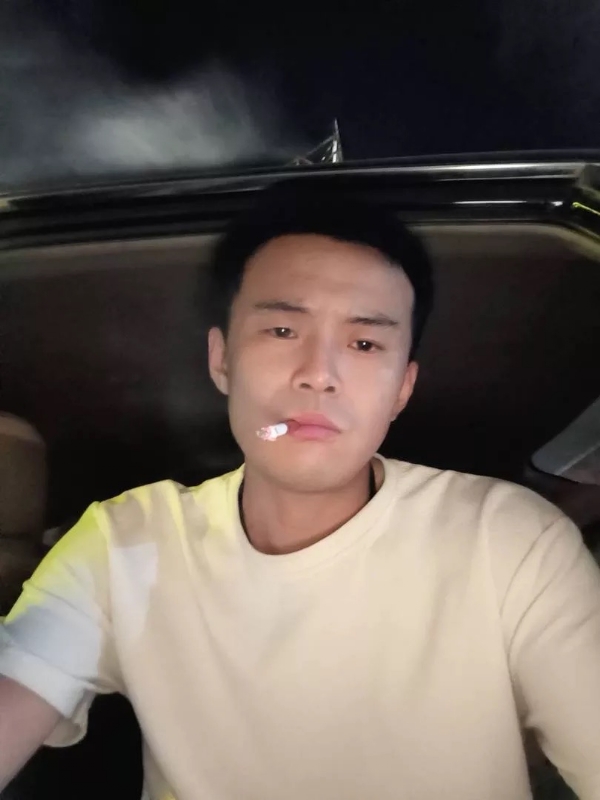 爱睡觉的土拨鼠的第一张照片--苏州相亲服务中心