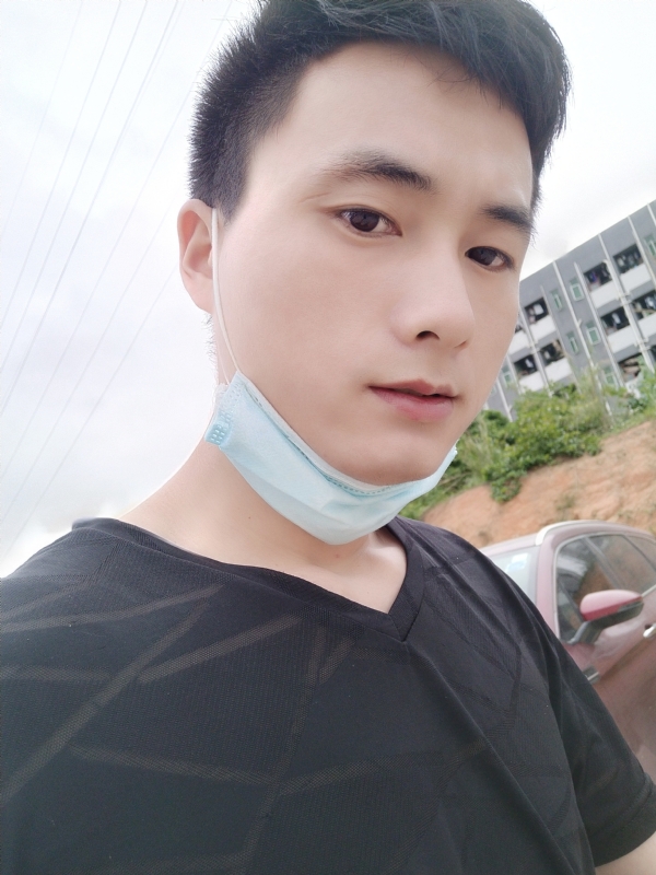 何凡的第二张照片--苏州相亲服务中心