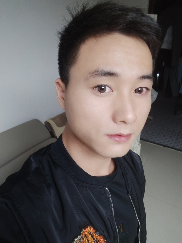 何凡的第三张照片--苏州相亲服务中心
