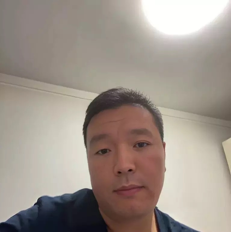 穿唐装的松鼠的第一张照片--苏州相亲服务中心