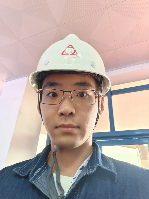 何鹏宇的第二张照片--苏州相亲服务中心