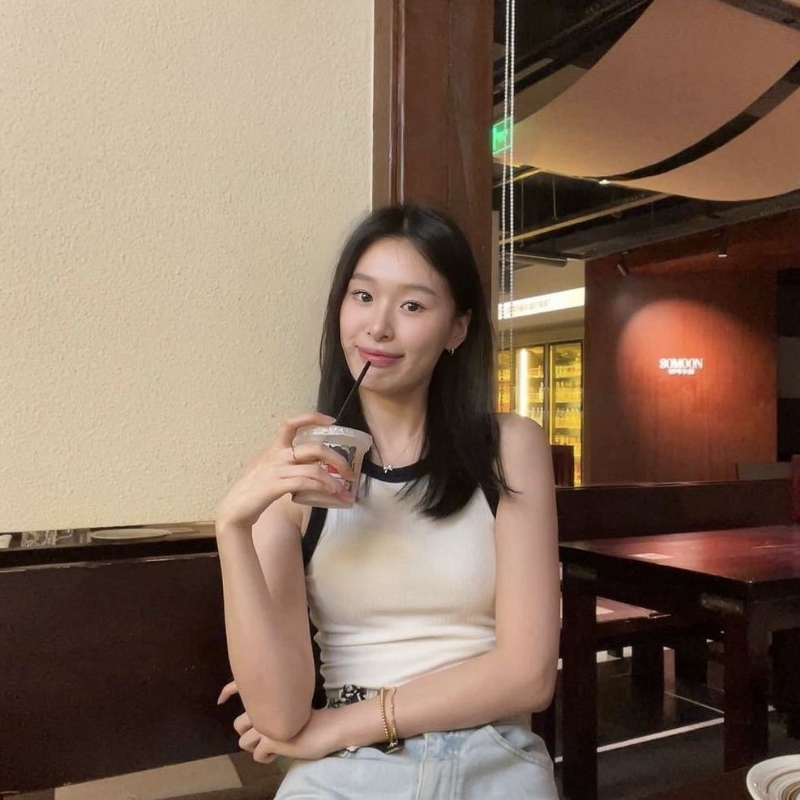 羽毛的第一张照片--苏州相亲服务中心