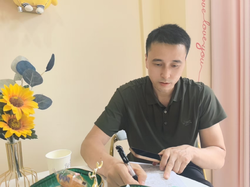 笑看一切的第二张照片--苏州相亲服务中心