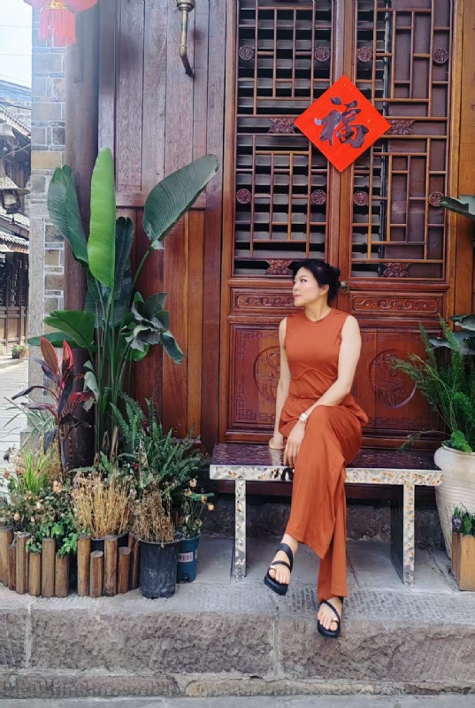 宛霞的第一张照片--苏州相亲服务中心