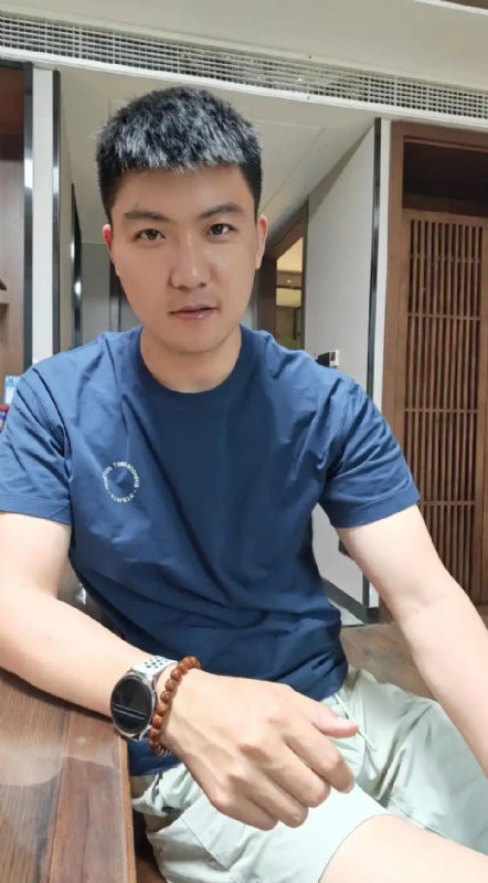 大鹏展翅的第一张照片--苏州相亲服务中心