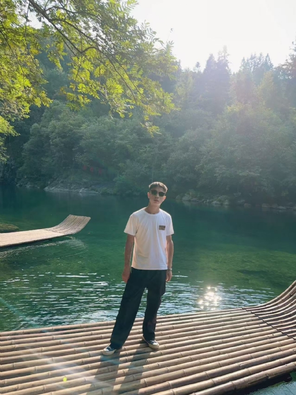 林言的第二张照片--苏州相亲服务中心