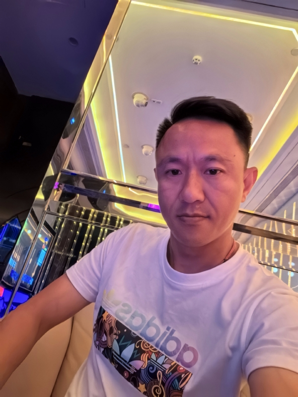 辞岸的第二张照片--苏州相亲服务中心